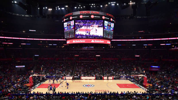 A general view of the Staples Center during a Clippers game.