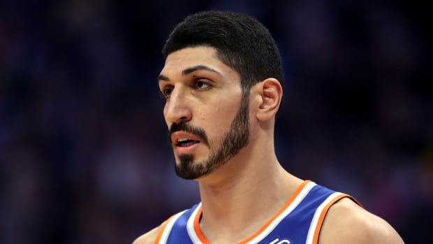 DENVER, COLORADO - JANUARY 01: Enes Kanter #00 of the New York Knicks plays the Denver Nuggets at the Pepsi Center on January 01, 2019 in Denver, Colorado. (Photo by Matthew Stockman/Getty Images)
