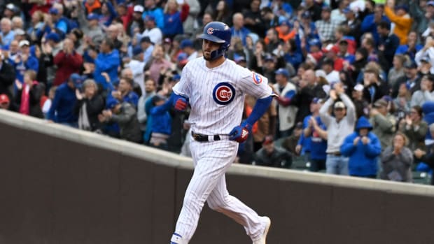 Kris Bryant hits a home run for the Cubs.