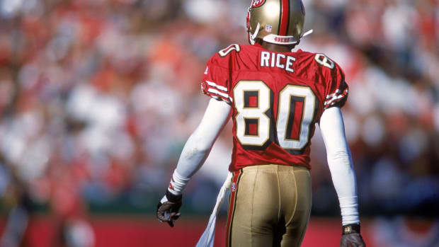A closeup of Jerry Rice in a 49ers uniform.
