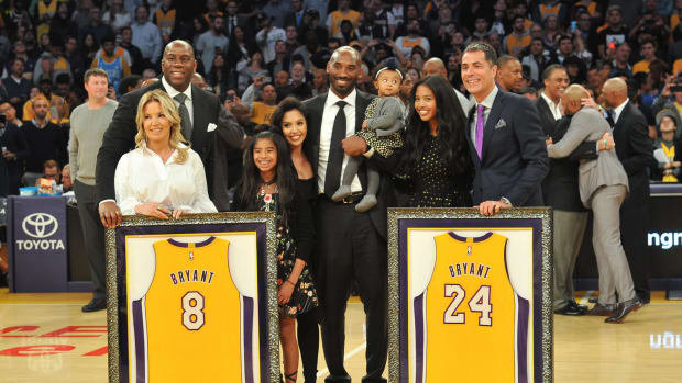 Kobe Bryant's 40th Birthday Present Is Going Viral - The Spun: What's  Trending In The Sports World Today