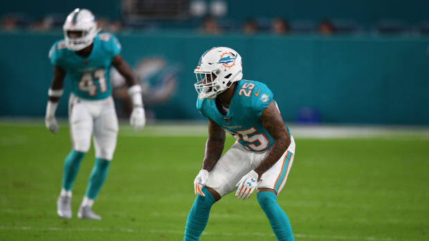 Xavien Howard in action for the Miami Dolphins.