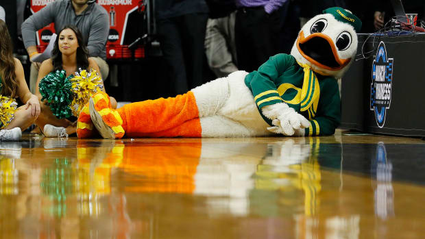 the oregon duck during the sweet 16 against virginia