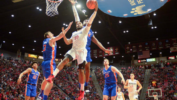 San Diego State basketball player scores against Boise State.