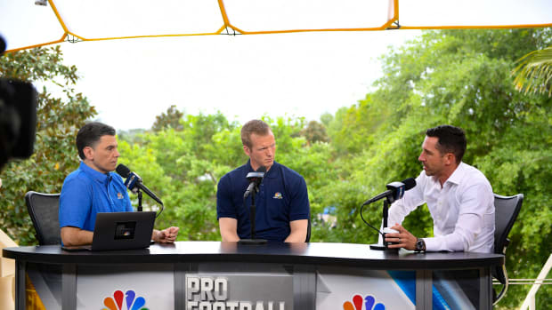 Chris Simms on set with ProFootballTalk commenters.
