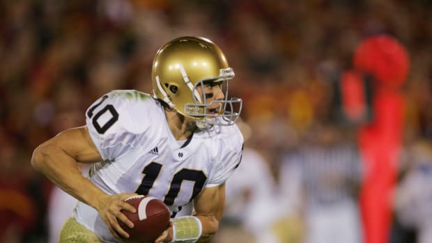 Brady Quinn playing for Notre Dame.