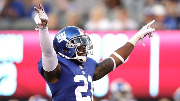 Landon Collins celebrates during a game with the New York Giants.