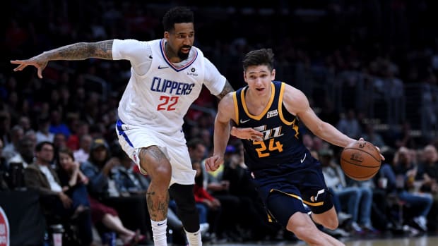 Grayson Allen drives for the Jazz against the Clippers.
