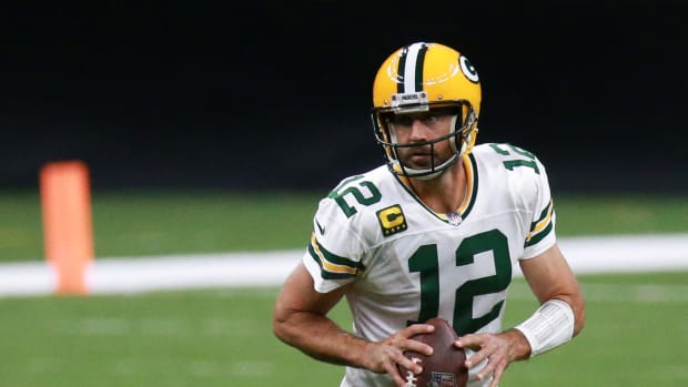 Aaron Rodgers looking to pass.