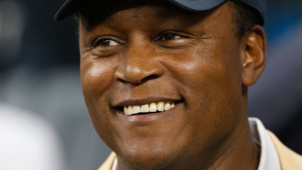 An extreme closeup of Barry Sanders.