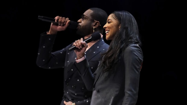Candace Parker and Dwayne Wade address the crowd before the 2020 NBA All-Star - Taco Bell Skills Challenge