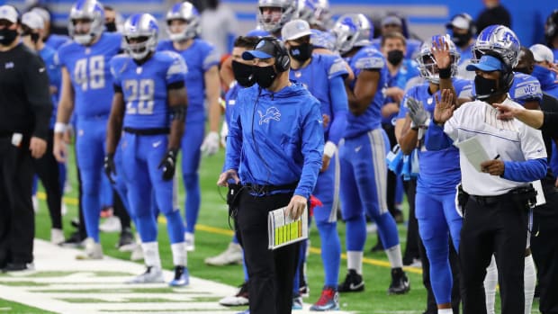 Detroit Lions interim coach Darrell Bevell on the sidelines.
