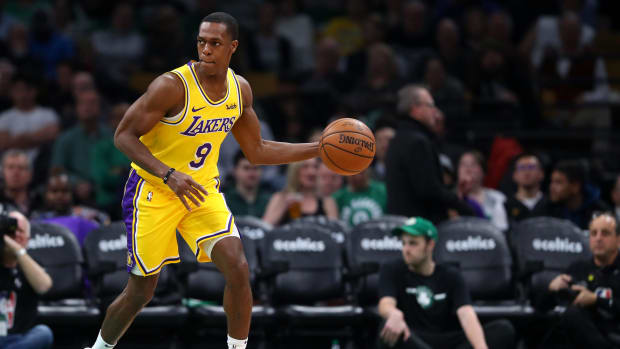 Rajon Rondo playing for the Lakers.
