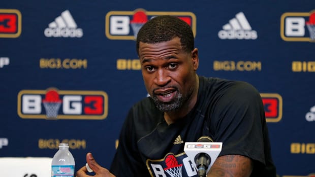 Stephen Jackson speaking to the media at a Big3 event.