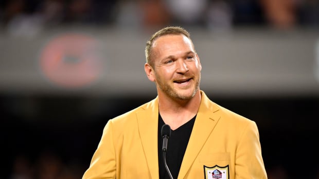 Brian Urlacher at his NFL Hall Of Fame induction ceremony.