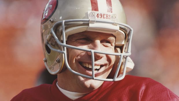 A closeup of Joe Montana in a 49ers uniform.