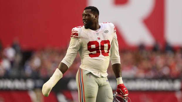 Jason Pierre-Paul playing for the Giants.