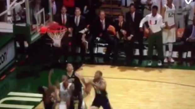 Angel Rodriguez makes last-second tip-in against Pitt.