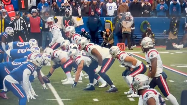 Blatant missed penalty in the Bills vs. Patriots game.