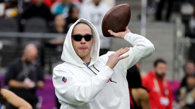 Pete Davidson throws a pass during the Pro Bowl.