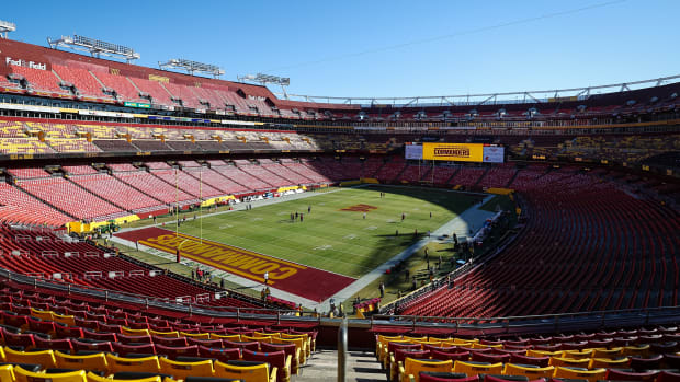 General view of Commanders stadium.