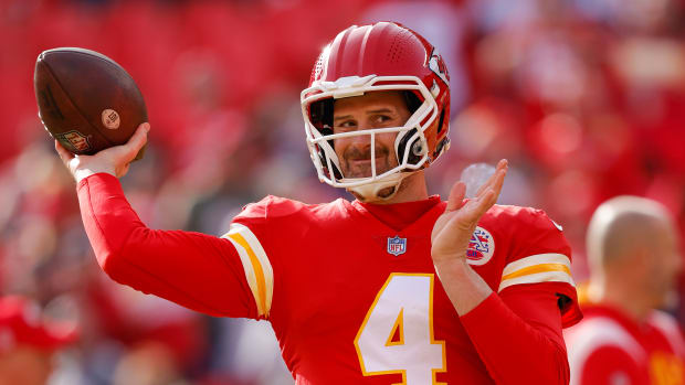 Football World Reacts To Patrick Mahomes' Wife's Chad Henne Message - The  Spun: What's Trending In The Sports World Today