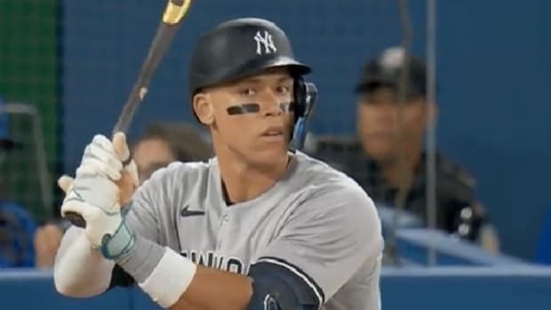 Aaron Judge Is Getting Dragged For Recreating Iconic Michael Jordan Photo -  The Spun: What's Trending In The Sports World Today