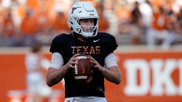 AUSTIN, TX - APRIL 23: University of Texas Longhorns quarterback Quinn Ewers makes a throw during the spring game on April 23, 2022, at Darrell K Royal - Texas Memorial Stadium in Austin, TX. (Photo by Adam Davis/Icon Sportswire via Getty Images)