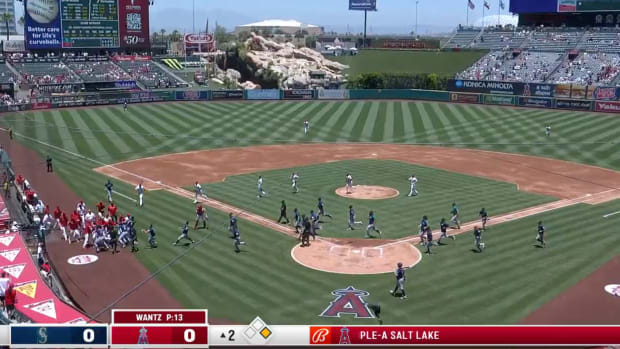 Wild fight between the Mariners and the Angels on Sunday afternoon.
