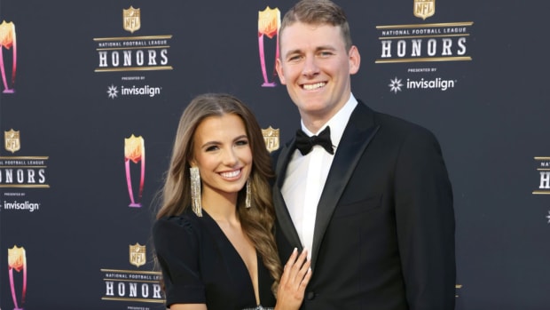 INGLEWOOD, CALIFORNIA - FEBRUARY 10: (L-R) Sophie Scott and Mac Jones attend the 11th Annual NFL Honors at YouTube Theater on February 10, 2022 in Inglewood, California. (Photo by Amy Sussman/Getty Images)