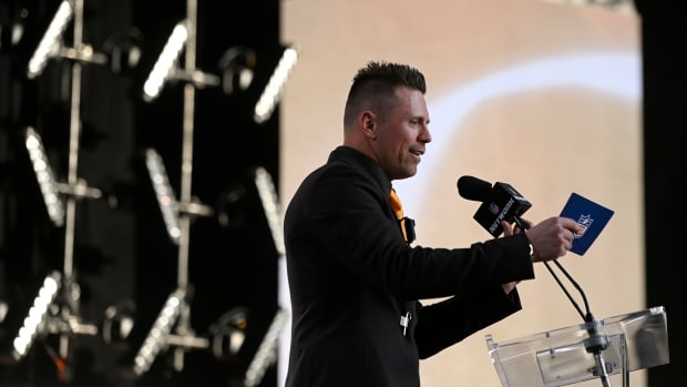 The Miz announces the Browns' pick at the 2022 NFL Draft.