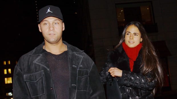 NEW YORK - DECEMBER 22:  (ITALY OUT) Yankees shortstop Derek Jeter and his girlfriend, actress Jordana Brewster, leave Barney's December 22, 2002 in New York City. (Photo by Arnaldo Magnani/Getty Images)   