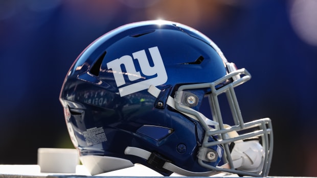 PHILADELPHIA, PA - DECEMBER 26: A detailed view of a New York Giants helmet on the sidelines before the game between the Philadelphia Eagles and the New York Giants at Lincoln Financial Field on December 26, 2021 in Philadelphia, Pennsylvania. (Photo by Scott Taetsch/Getty Images) No licensing by any casino, sportsbook, and/or fantasy sports organization for any purpose. During game play, no use of images within play-by-play, statistical account or depiction of a game (e.g., limited to use of fewer than 10 images during the game).