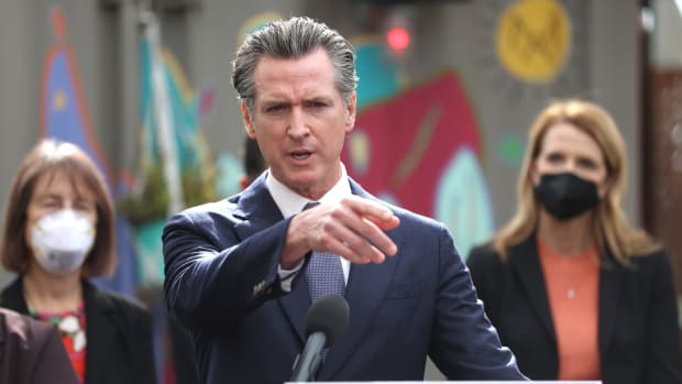 OAKLAND, CALIFORNIA - FEBRUARY 09: California Gov. Gavin Newsom speaks during a bill signing ceremony at Nido's Backyard Mexican Restaurant on February 09, 2022 in San Francisco, California. California Gov. Gavin Newsom signedlegislation to extend COVID-19 supplemental paid sick leave for workers. (Photo by Justin Sullivan/Getty Images)