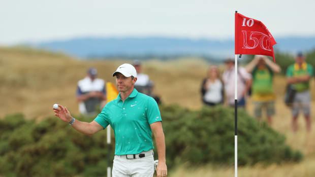 ST ANDREWS, SCOTLAND - JULY 16: Rory McIlroy of Northern Ireland reacts on the 10th hole during Day Three of The 150th Open at St Andrews Old Course on July 16, 2022 in St Andrews, Scotland. (Photo by Andrew Redington/Getty Images)