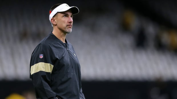 NEW ORLEANS, LOUISIANA - NOVEMBER 24: Defensive coordinator Dennis Allen of the New Orleans Saints reacts during a game against the Carolina Panthers at the Mercedes Benz Superdome on November 24, 2019 in New Orleans, Louisiana. (Photo by Jonathan Bachman/Getty Images)