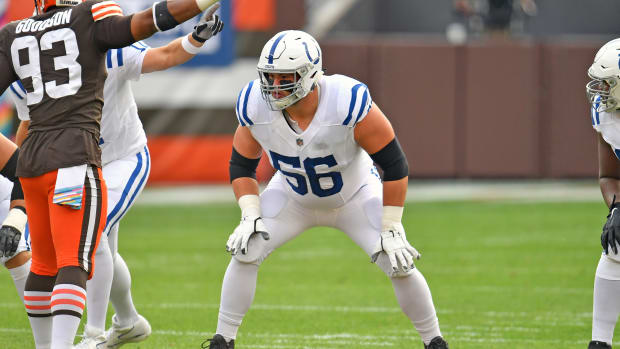 Colts guard Quenton Nelson lines up against the Cleveland Browns in 2020.