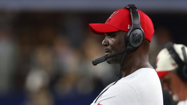 Todd Bowles on the sidelines for the Buccaneers.