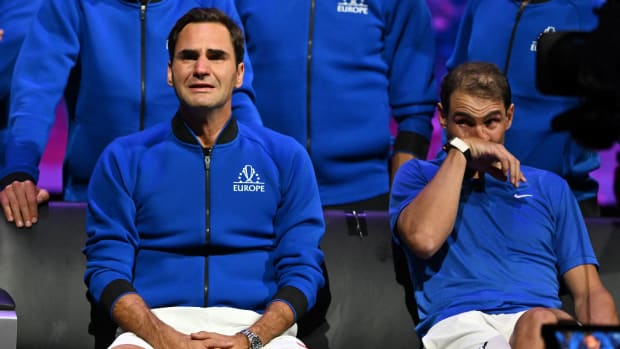 Roger Federer and Rafael Nadal side by side.