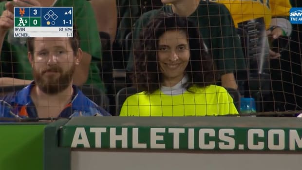 "Smile" actress goes viral at Mets game.