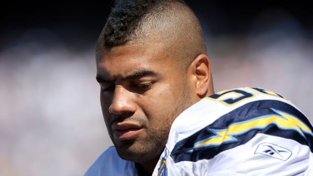 Shawne Merriman on the field during a San Diego Chargers game.