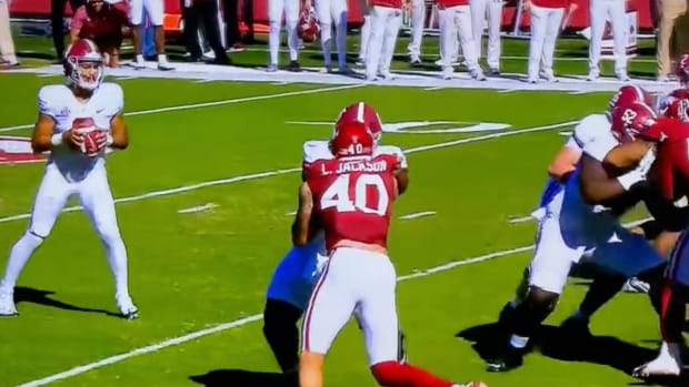 Bryce Young suffers a shoulder injury against Arkansas on Saturday.
