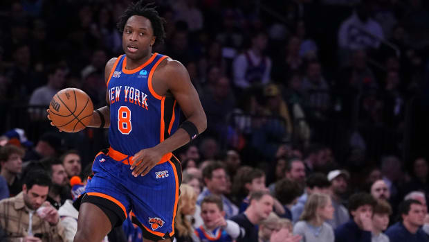 NEW YORK, NEW YORK - JANUARY 27: OG Anunoby #8 of the New York Knicks dribbles the ball against the Miami Heat at Madison Square Garden on January 27, 2024 in New York City. NOTE TO USER: User expressly acknowledges and agrees that, by downloading and or using this photograph, User is consenting to the terms and conditions of the Getty Images License Agreement. (Photo by Mitchell Leff/Getty Images)