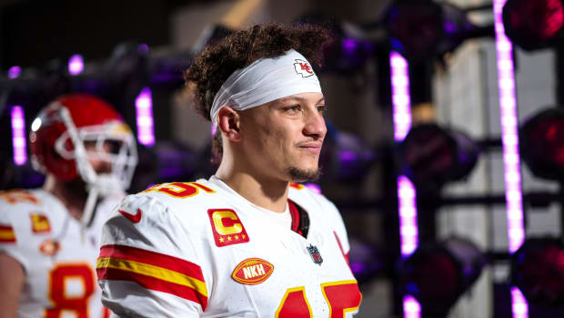 Patrick Mahomes warming up before the AFC Championship Game.
