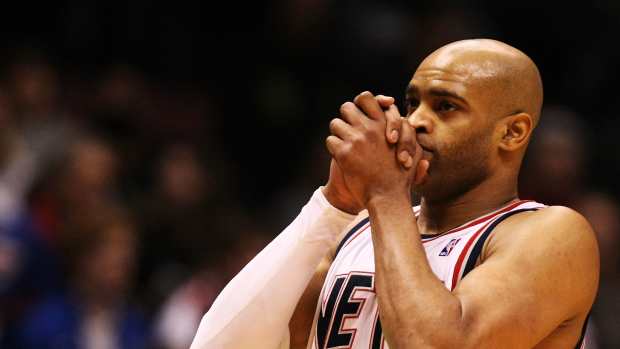 Vince Carter playing in a game for the New Jersey Nets.