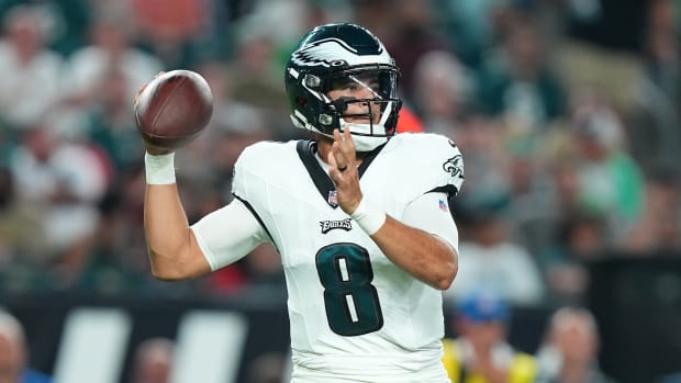 Marcus Mariota officially a Philadelphia Eagle