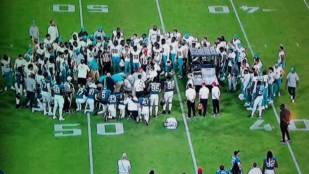 Jaguars, Dolphins decision to call off game in light of Daewood Davis  injury is right