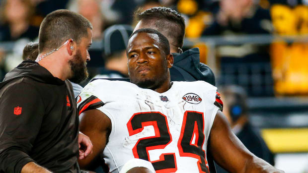 Browns RB Nick Chubb Goes Viral After Jersey Reveal