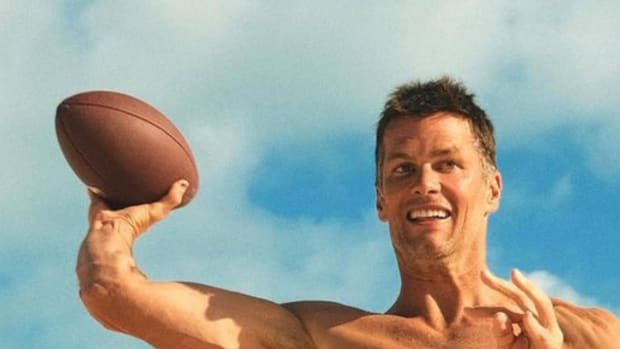 Cris Collinsworth goes shirtless – and viral – on his birthday