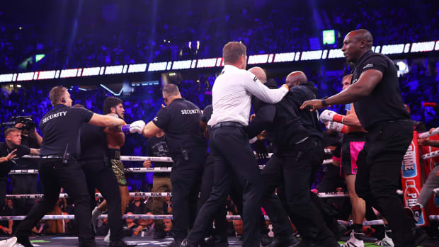 Terry Rozier & Eric Bledsoe Get In The Boxing Ring